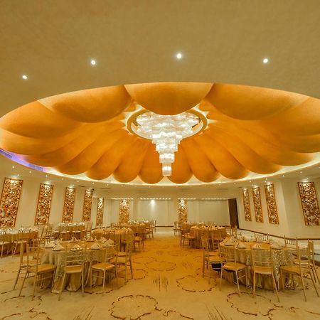 The Full Moon Hotel Katunayake Exterior photo