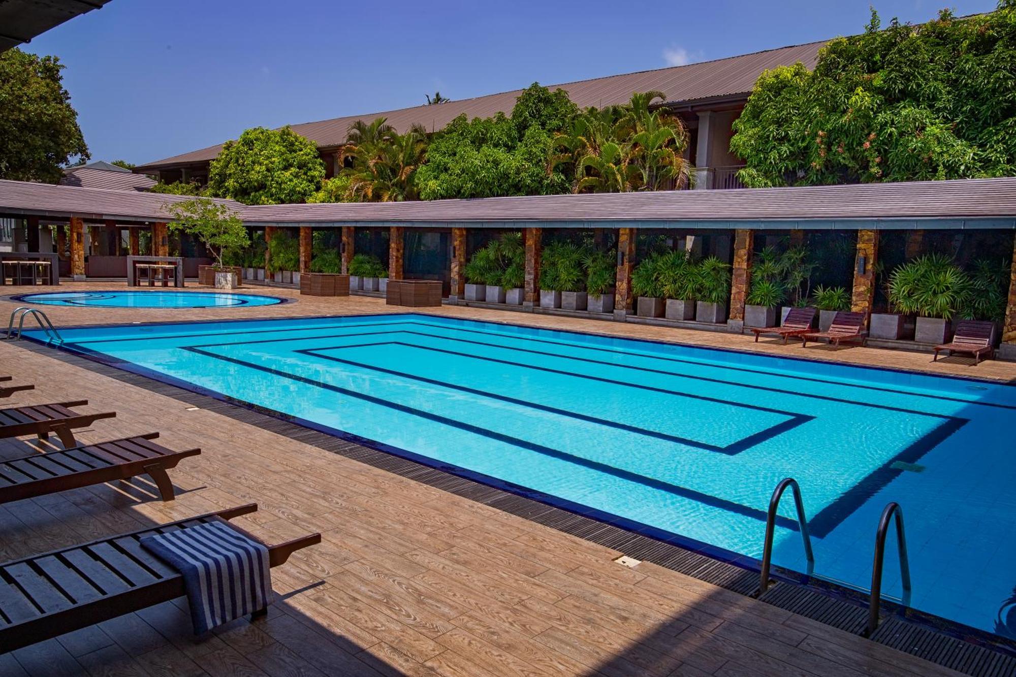 The Full Moon Hotel Katunayake Exterior photo