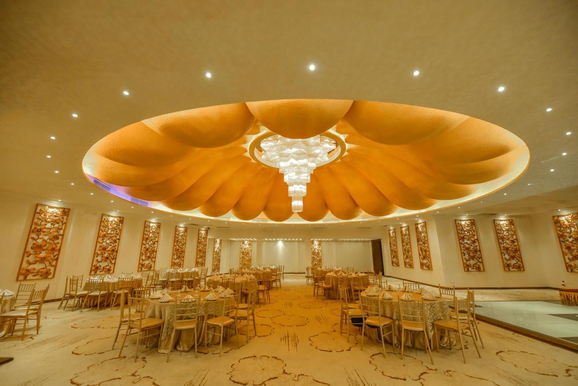 The Full Moon Hotel Katunayake Exterior photo