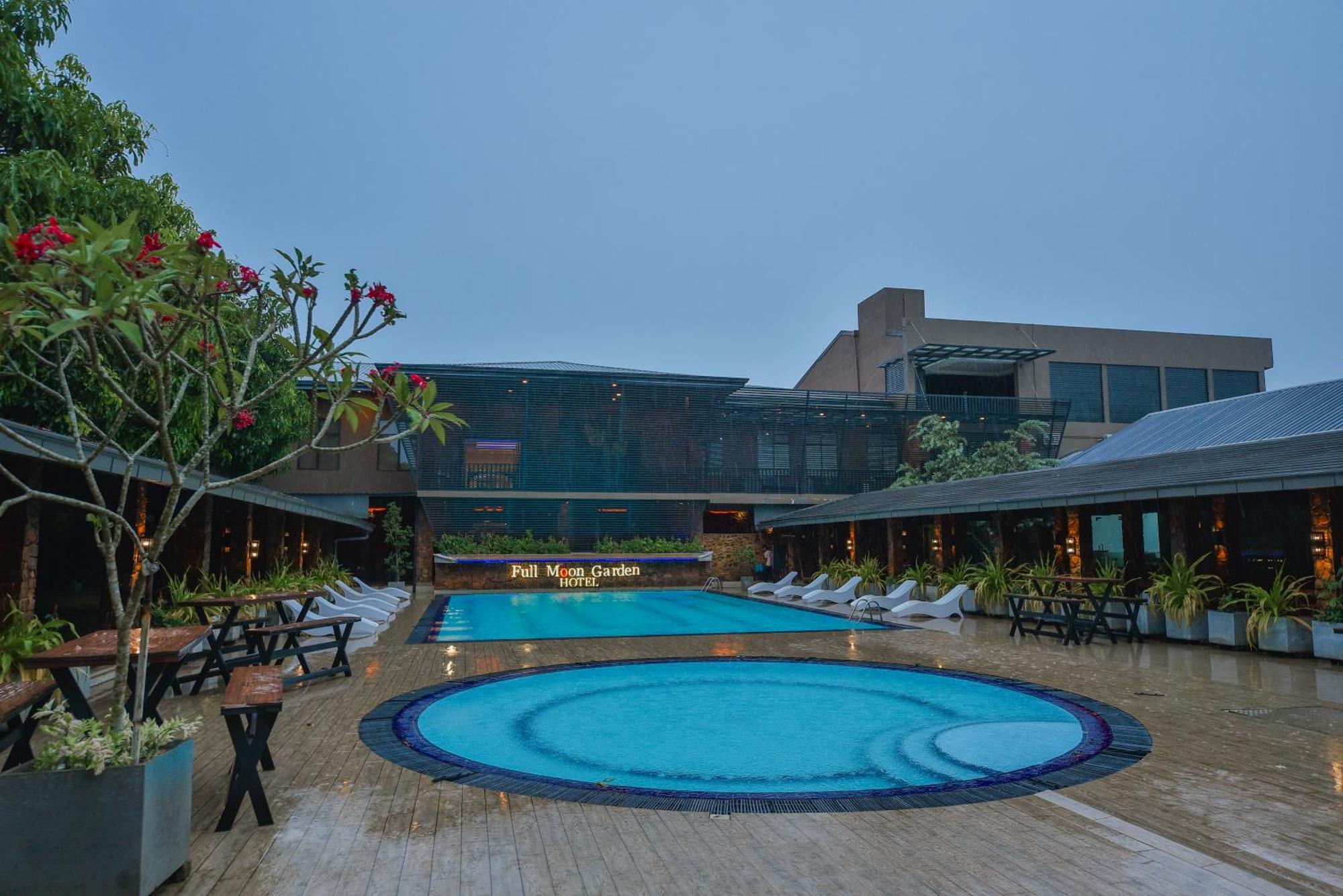 The Full Moon Hotel Katunayake Exterior photo