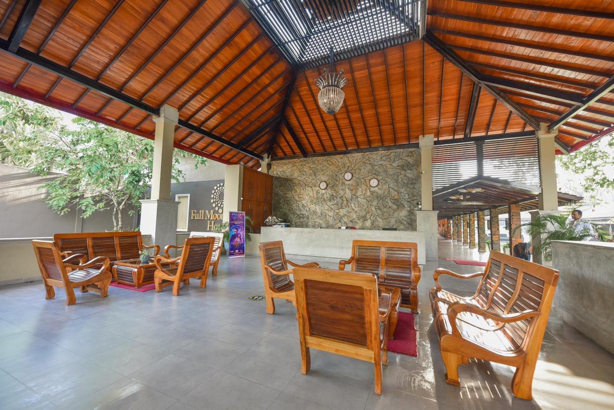 The Full Moon Hotel Katunayake Exterior photo